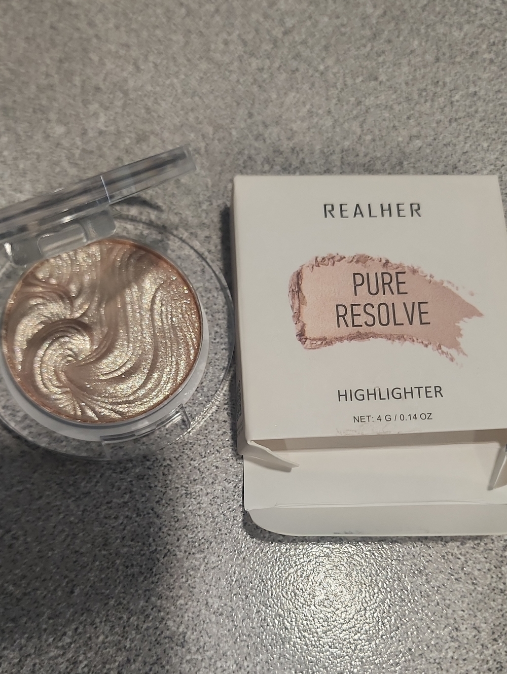 RealHer Highlighter in Champagne